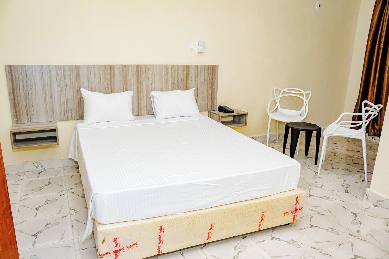 华丽单人房 | 免费 WiFi、床单