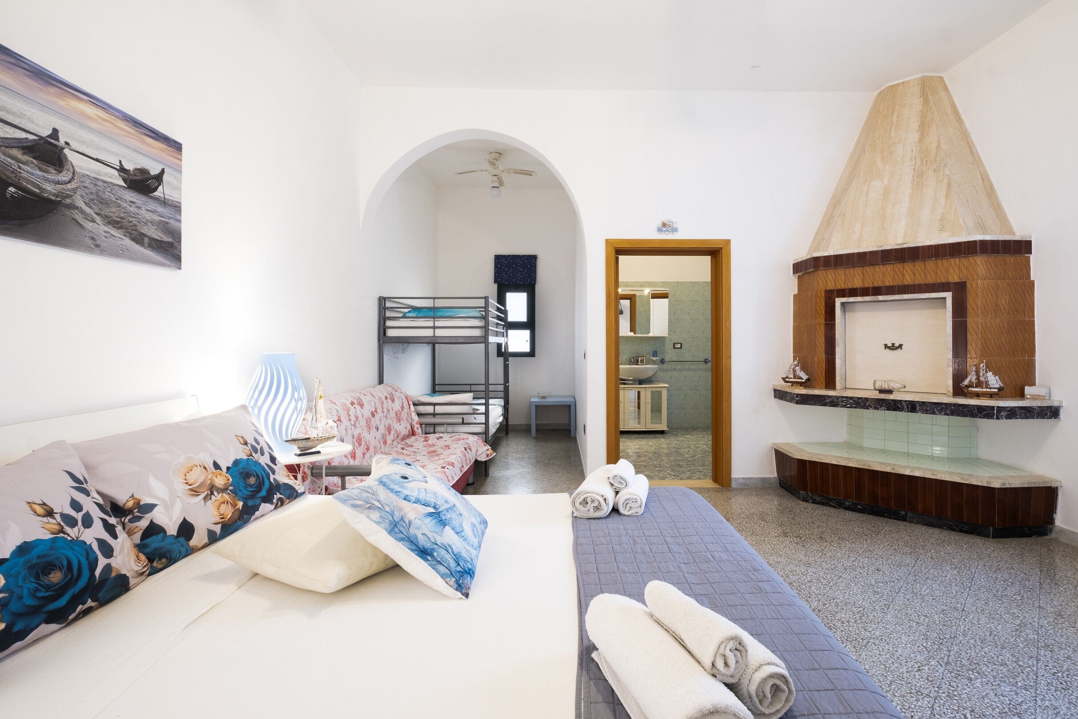 2 bedrooms, WiFi, bed sheets