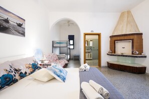 2 bedrooms, WiFi, bed sheets - Holiday Home 'Via Graziano' with Sea View, Wi-Fi, and Air Conditioning (Porto Cesareo)