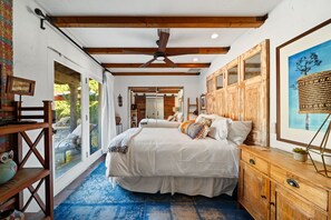 Silitysrauta/-lauta, ilmainen Wi-Fi, vuodevaatteet