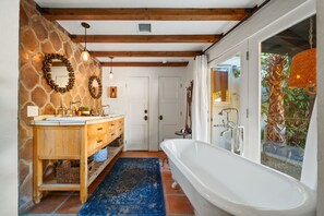 Shower, hair dryer, towels - 20% Off June! Perfect For Families W/Pool, Jacuzzi (Palm Springs)