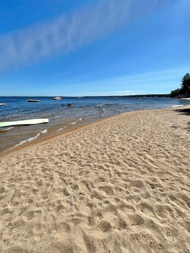 2 BEDROOM 1 BATH.  SHORT WALK TO A LARGE SANDY BEACH.
