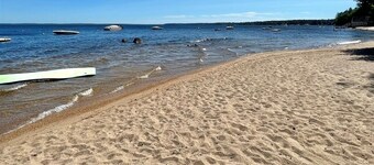 2 BEDROOM 1 BATH.  SHORT WALK TO A LARGE SANDY BEACH.