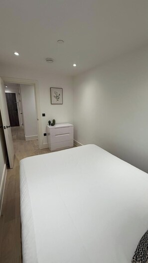 Room - USTAY Barking (London)