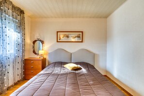 Fer et planche Ă repasser, Wi-Fi, draps fournis