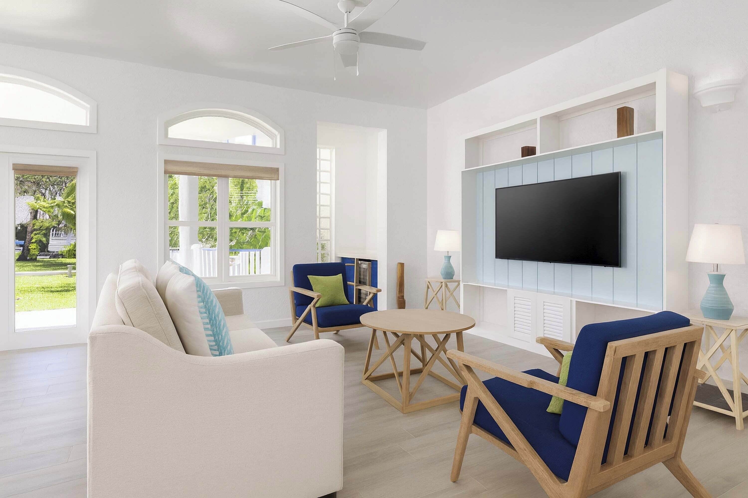 Suite, 1 habitación, balcón | Área de sala de estar