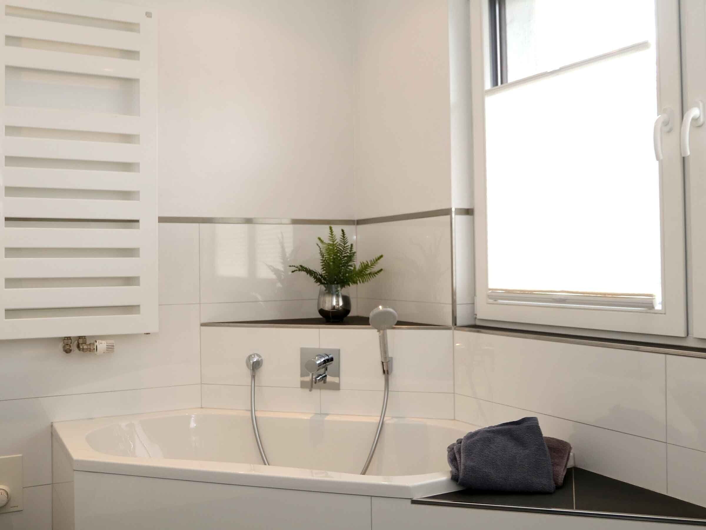 Douche, sèche-cheveux, serviettes fournies