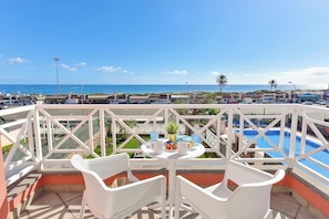 Outdoor dining - Chalet Santa Ana 22 by VillaGranCanaria (Maspalomas)
