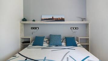 Iron/ironing board, WiFi, bed sheets