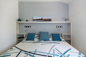 Ferros/tábuas de passar roupa, Wi-Fi, roupa de cama