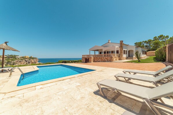 Pool - Country House 'Can Ferrando' with Sea Views, Wi-Fi and Air Conditioning (Cala Santanyi - Santanyi)