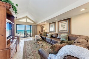 Living area - Top-Floor Gulf Shores Condo w/ Sunset Balcony-By Island Real Estate (Holmes Beach)