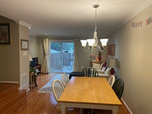 Interior - Cozy 1-bed/1 office townhome off Rte 29 in scenic Falls Church, 5 min. to 495/66 (Falls Church)