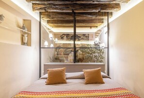 Junior Suite | Desk, free WiFi, bed sheets - Hotiday Cagliari Porto (Cagliari)