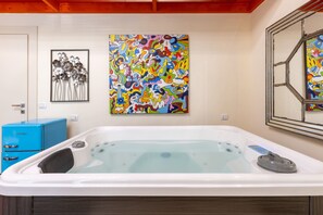 Desk, free WiFi, bed sheets - Hotiday Cagliari Porto (Cagliari)