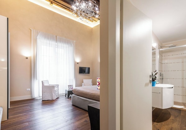 غرفة ديلوكس | مكتب وواي فاي مجانًا وملاءات أسرّة