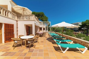 تناول الطعام بالخارج