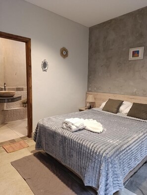 Room, 1 Bedroom, Smoking, Patio | 1 bedroom