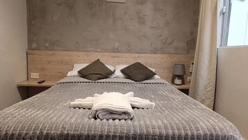 Room, 1 Bedroom, Smoking, Patio | 1 bedroom