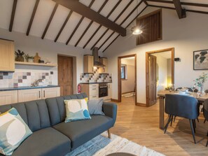 Living area - Blue Bird Cottage (Gaerwen)