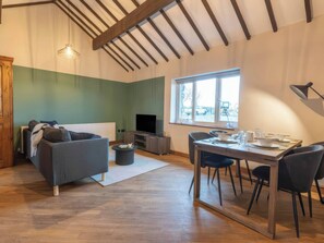 Living area - Blue Bird Cottage (Gaerwen)