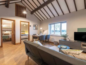 2 habitaciones, decoración personalizada y muebles diferentes 