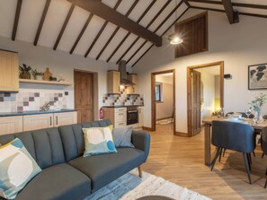 Cottage | Bahagian dalam