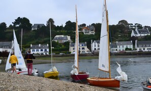 Marina - Holiday Home in Plouezoc’h with Sea View and Wi-Fi (Plouezoc'h)