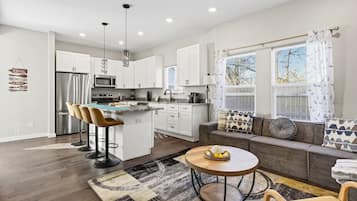 KylskÄp, mikrovÄgsugn, ugn och spishÀll