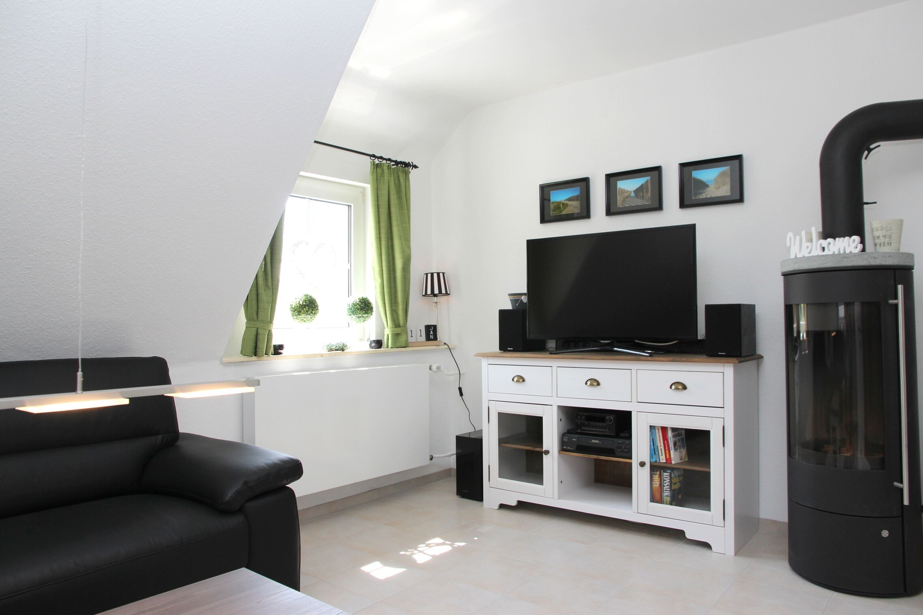 Fernseher, Kamin, DVD-Player, Stereoanlage