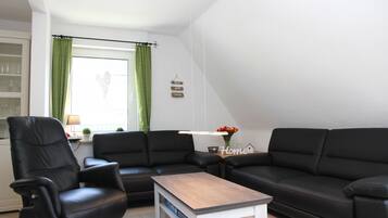Fernseher, Kamin, DVD-Player, Stereoanlage