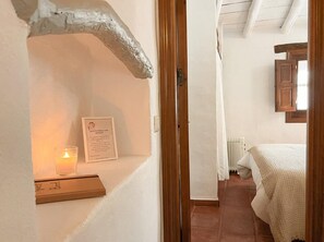 Strykjärn/strykbräda, wi-fi och sängkläder