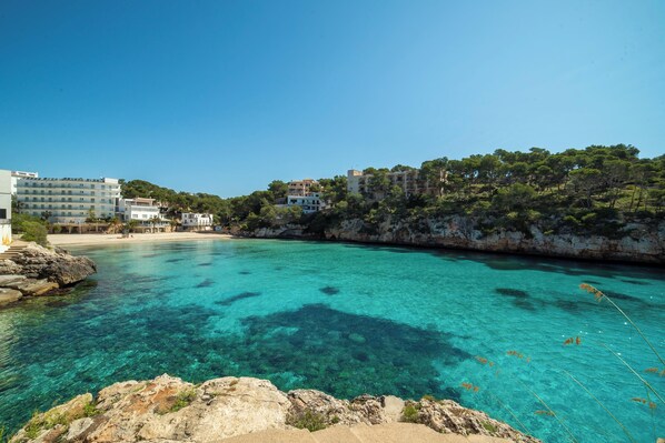 On the beach - Holiday Home 'Sa Barca' with Sea Views, Wi-Fi and Air Conditioning (Cala Santanyi - Santanyi)