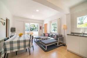 Interior - Holiday Home 'Sa Barca' with Sea Views, Wi-Fi and Air Conditioning (Cala Santanyi - Santanyi)