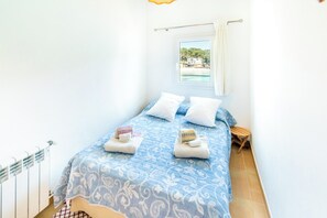 Strykjärn/strykbräda, wi-fi och sängkläder