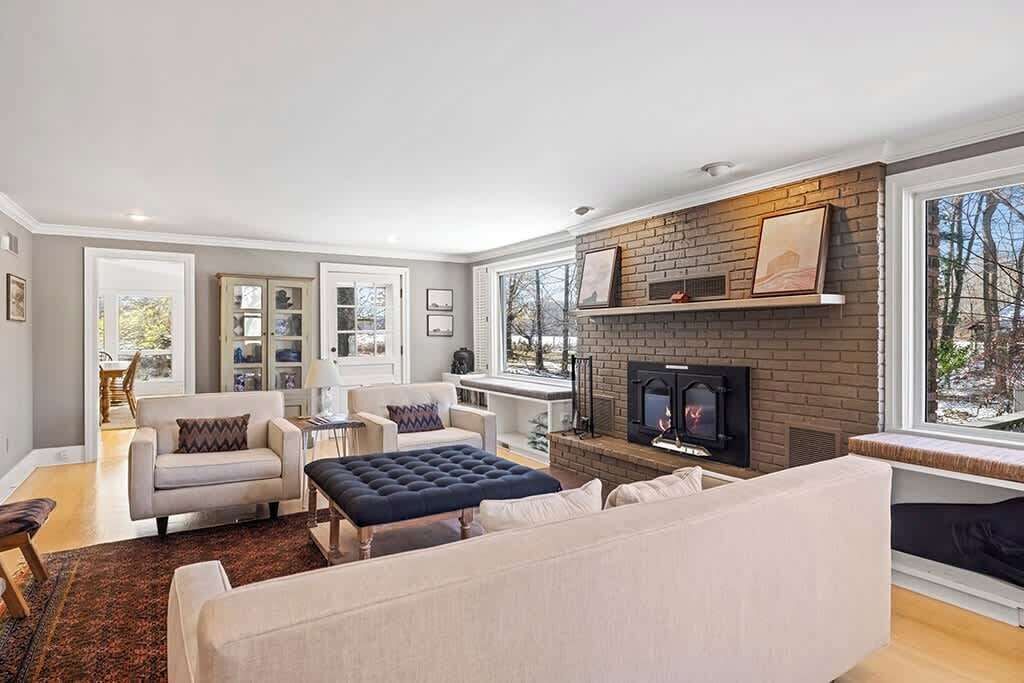 Télévision, cheminée