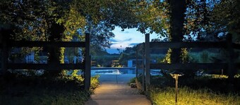 33 Acre Berrywood Farm, 3 Home Retreat with Pool