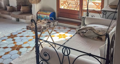 Romantic Suite Apt.21