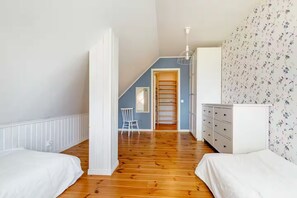 Iron/ironing board, WiFi, bed sheets - Large villa by a small river (Hameenlinnan seutukunta)