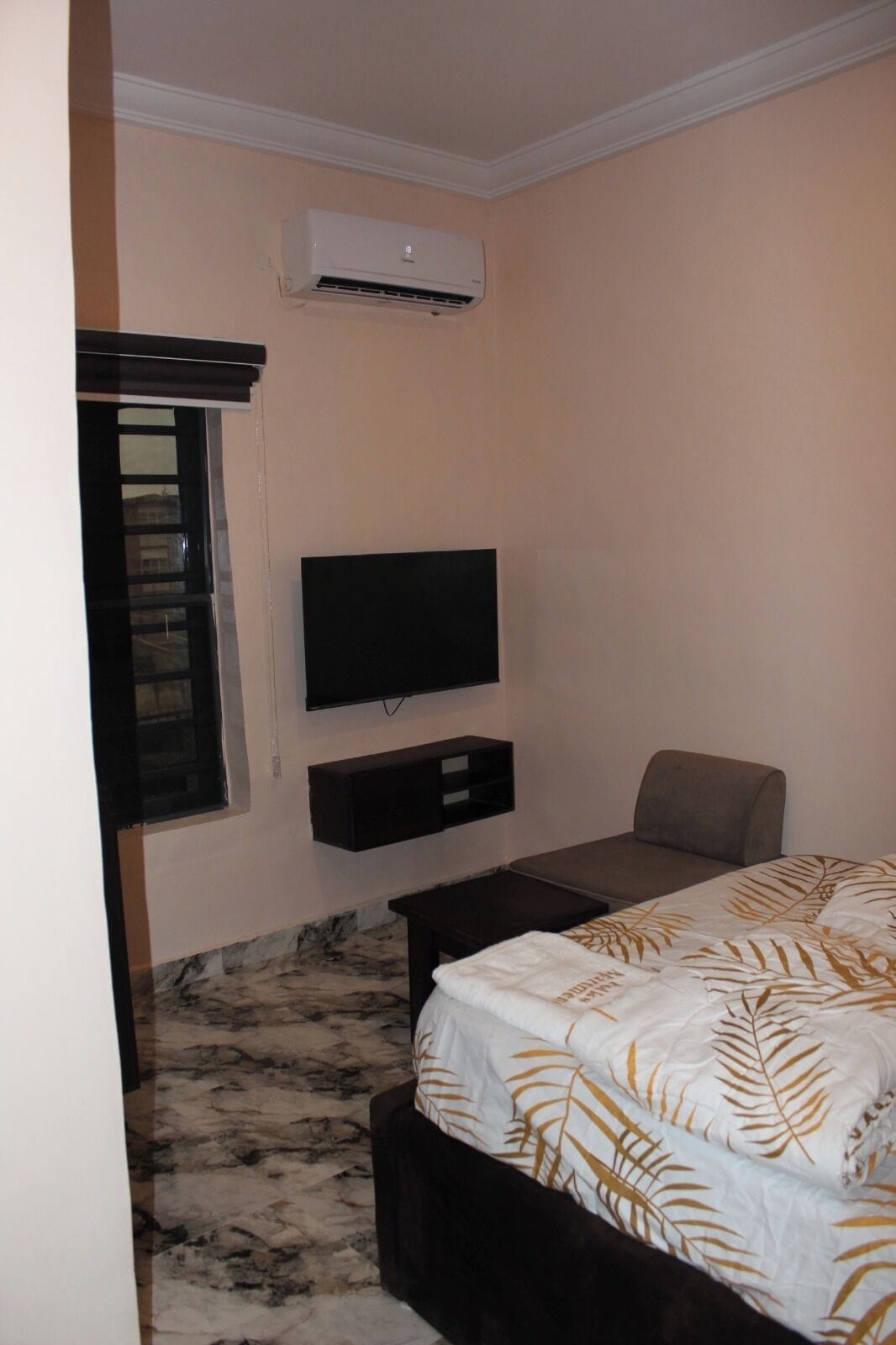 Iron/ironing board, free WiFi