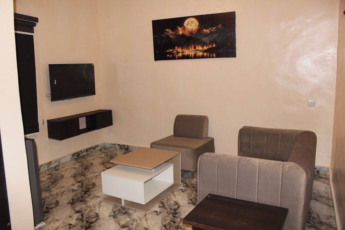 Suite, vistas a la ciudad | Tabla de planchar con plancha y wifi gratis