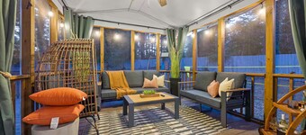 Luxury Marietta Retreat • Hot Tub+Fire Pit+Poker