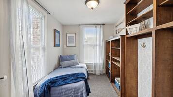 1 soverom, strykejern/-brett, wi-fi og sengetøy