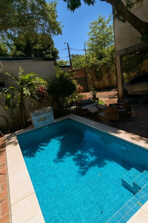 Habitación, 1 habitación, fumadores, patio | Piscina | Una piscina al aire libre