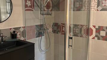 淋浴設備、風筒、提供毛巾