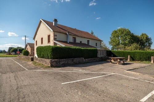 Guest Room “Épicéa” with Private Bathroom, Shared Terrace, Wi-Fi & Air Conditioning