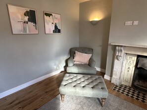 Living area - Beautiful Ground Floor 2BR Haven (Exeter)