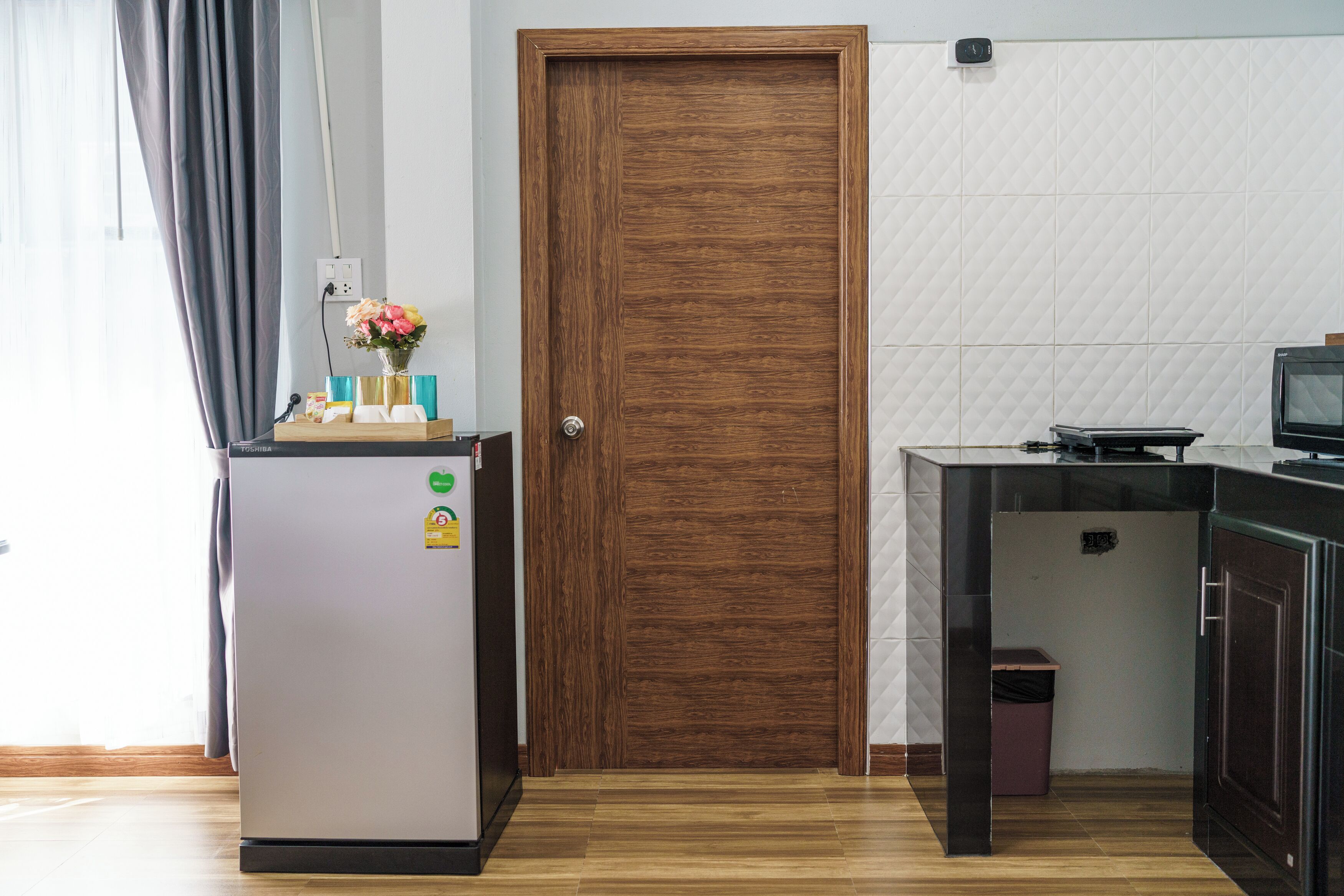 Refrigerador, microondas, horno, placa de cocina