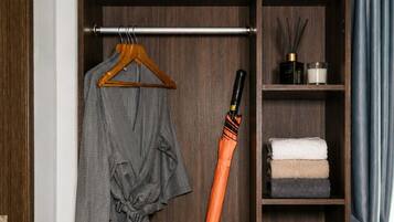Family Villa | Hypo-allergenic bedding, minibar, in-room safe, desk