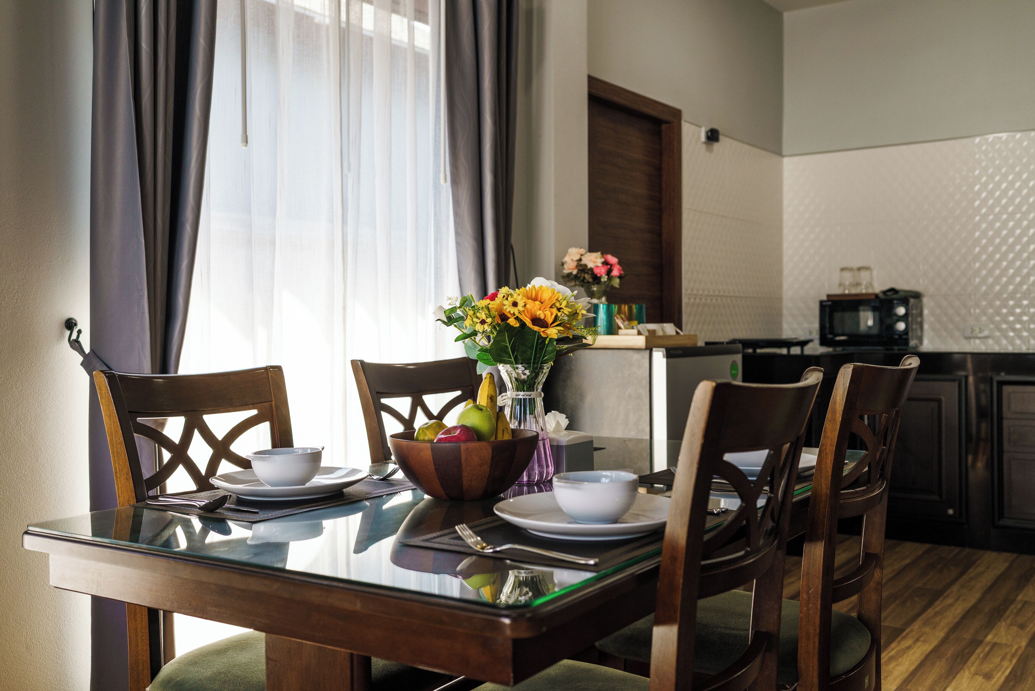 Family Villa | Private kitchen | Fridge, microwave, oven, stovetop